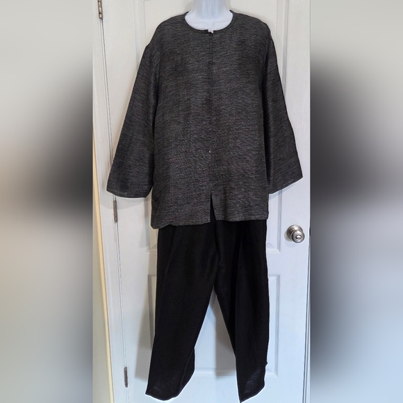 Eileen Fisher Linen top and coordinating panrs - Picture 1 of 7